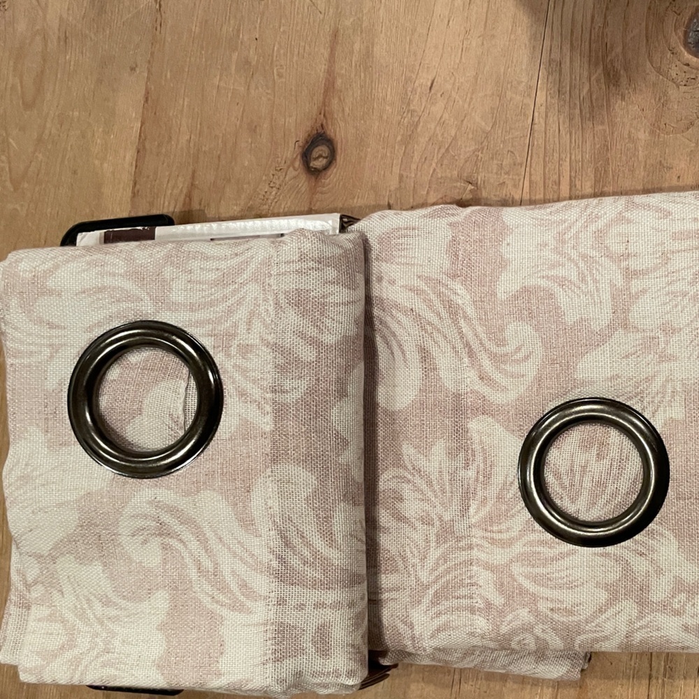 NIP Oakland Linen Set of 2 Printed Damask Grommet Top Panel Draperies 80x84